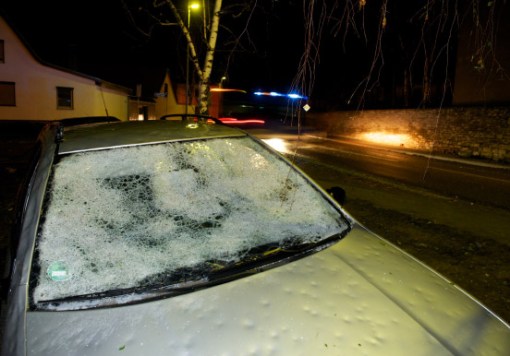 masina lovita de grindina